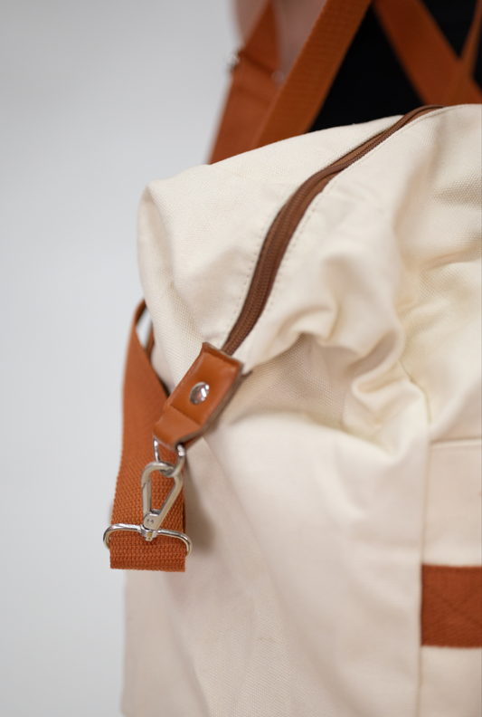Lila Duffel Bag in Cream