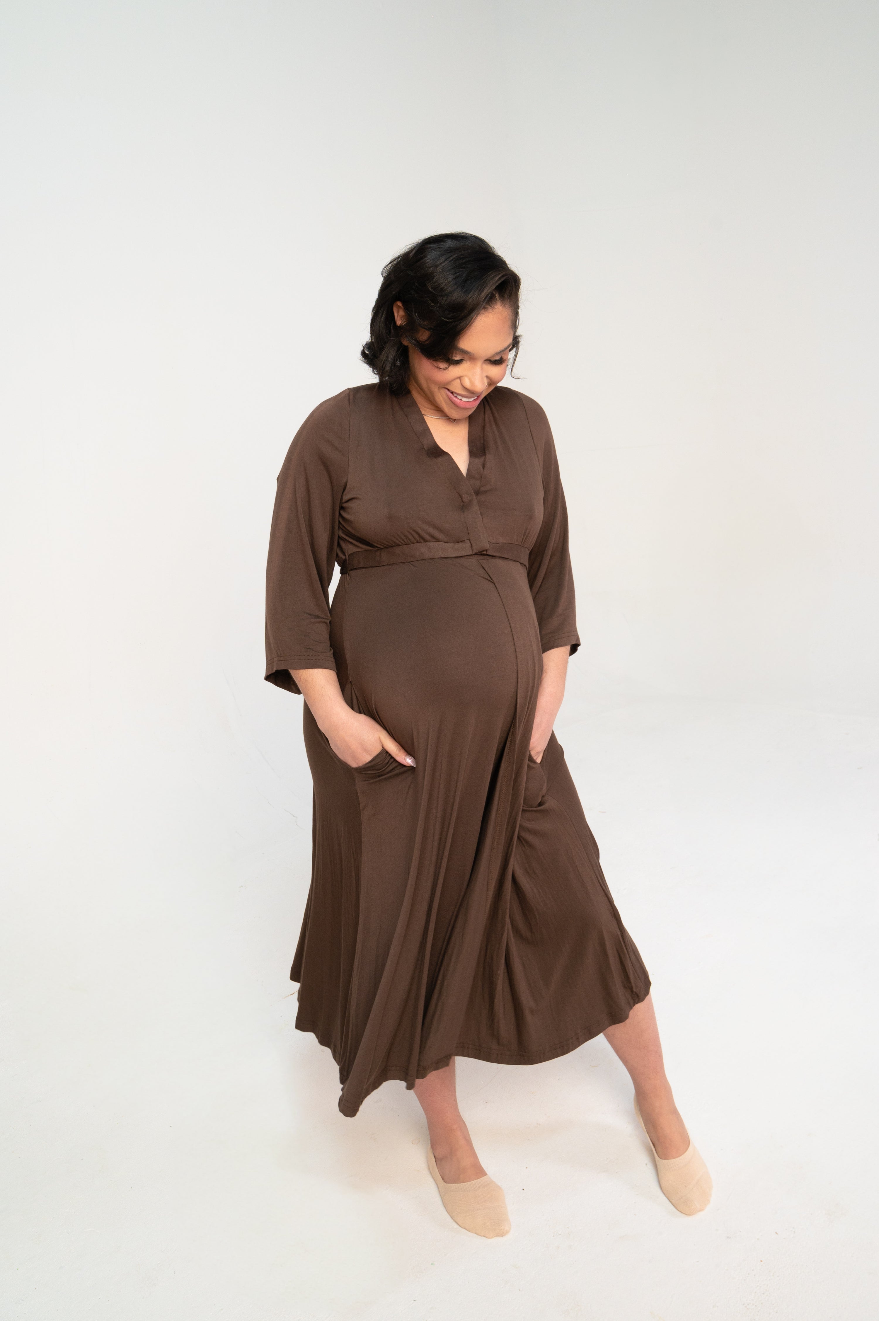 Lila Labor & Postpartum Gown in Mocha