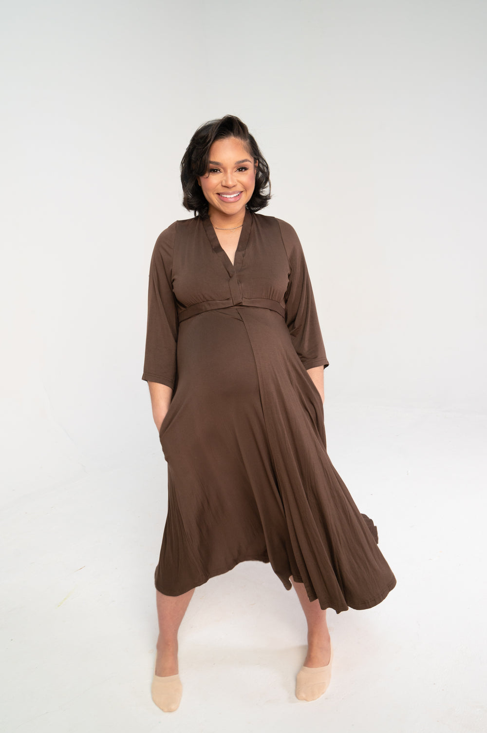 Lila Labor & Postpartum Gown in Mocha