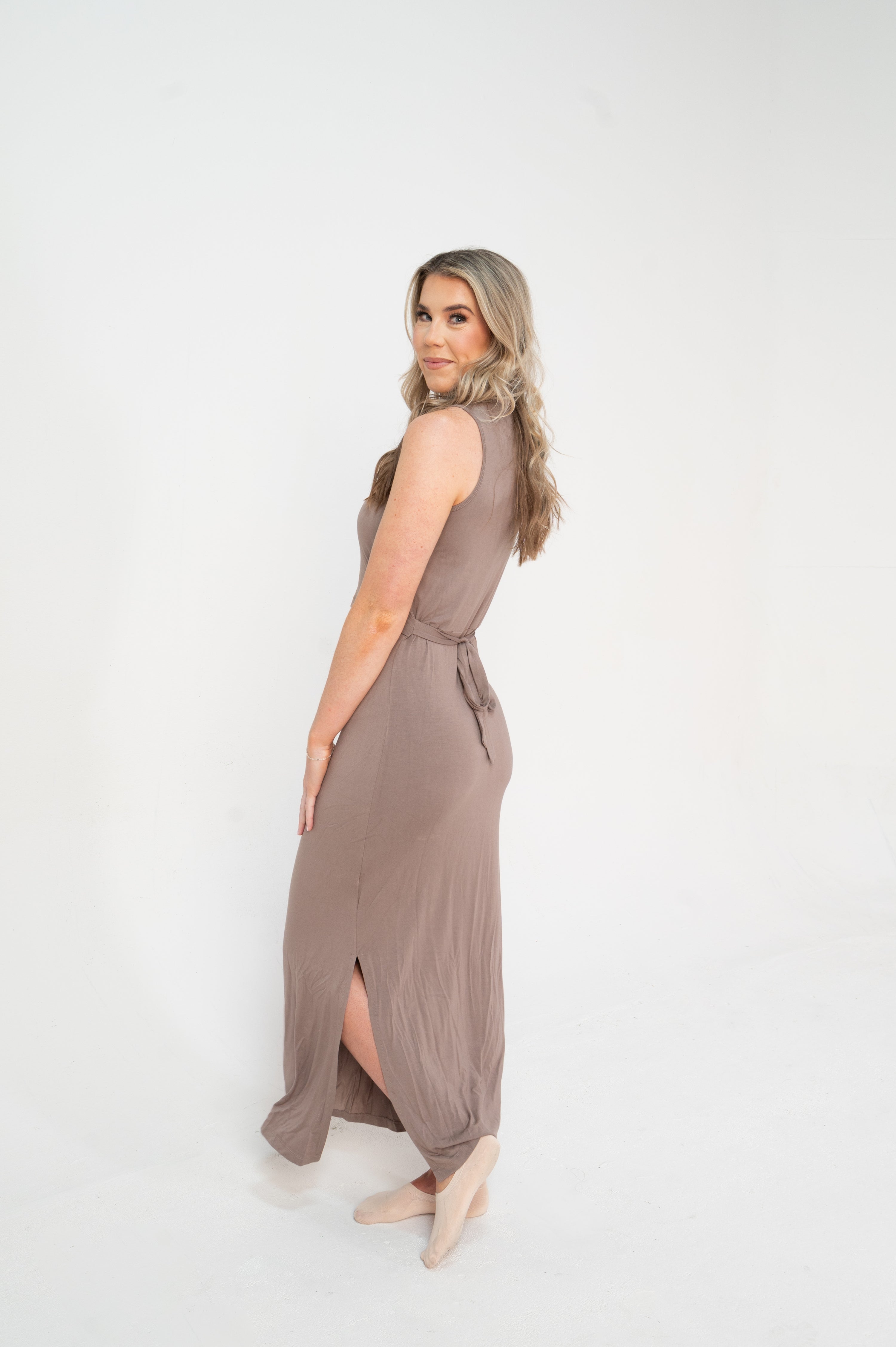 Nora Sleeveless Nursing Dress In Taupe Taupe / Large Nora Sleeveless Nursing Dress In Taupe Taupe / Large