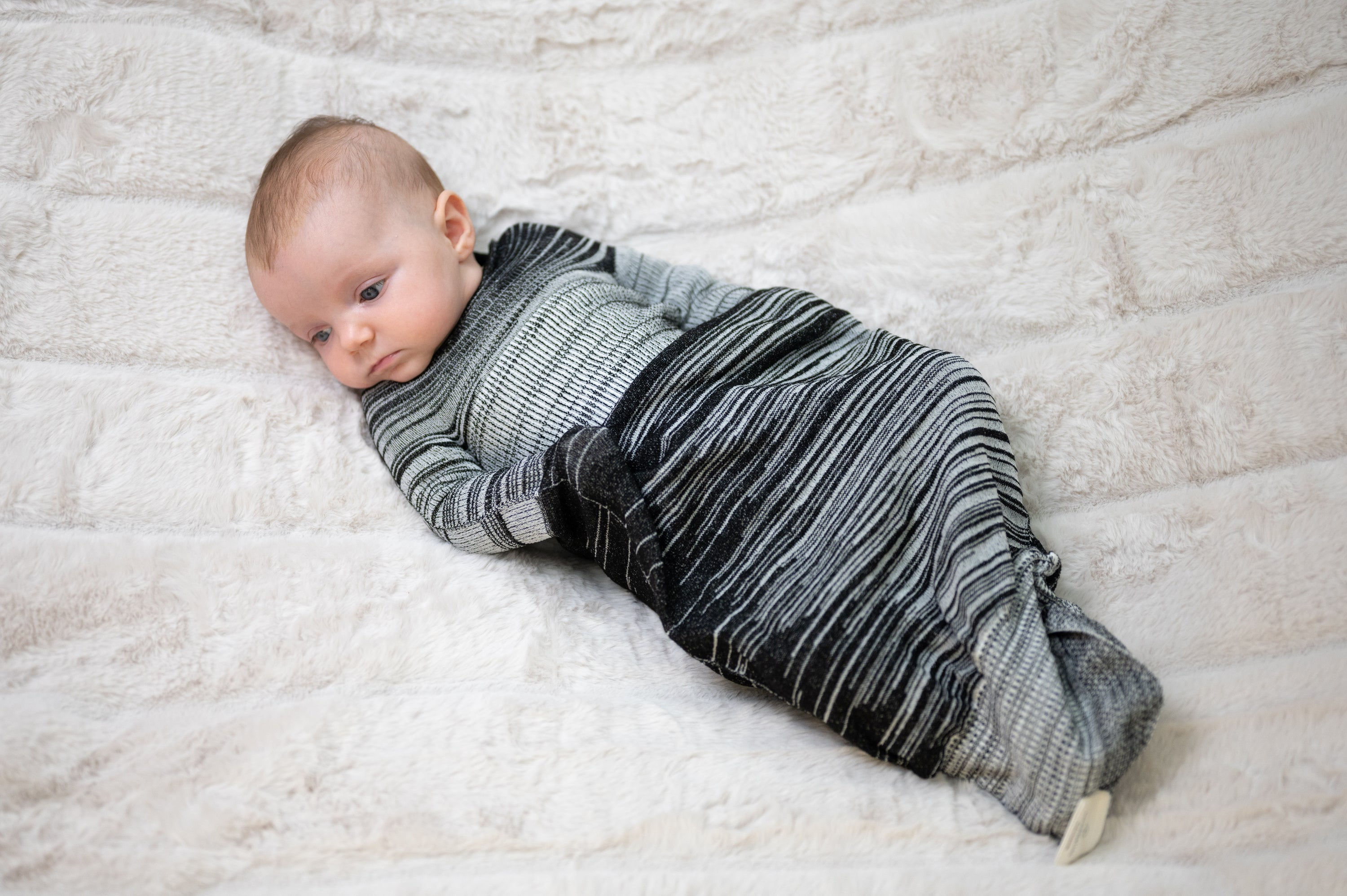 Swaddelini Sleep Sack in Black – Lila - Main Image